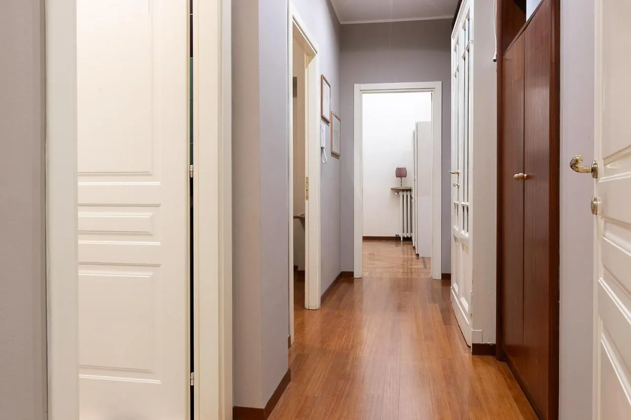 Giovio 11 - Eccellente - Spazioso - Centrale Milão Apartamento